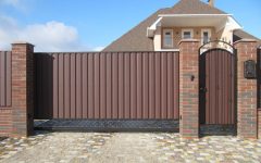 Выбираем ворота для приусадебного участка