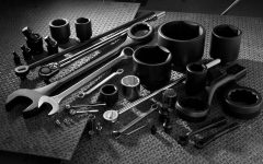 Как обеспечить автосервис качественным инструментом для ремонта?