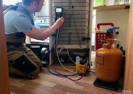 Причины постоянной работы холодильника