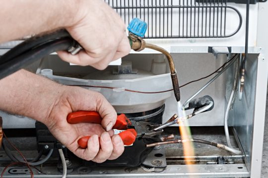 Сломался холодильник: что делать?