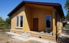 Дома из СИП-панелей: преимущества и особенности