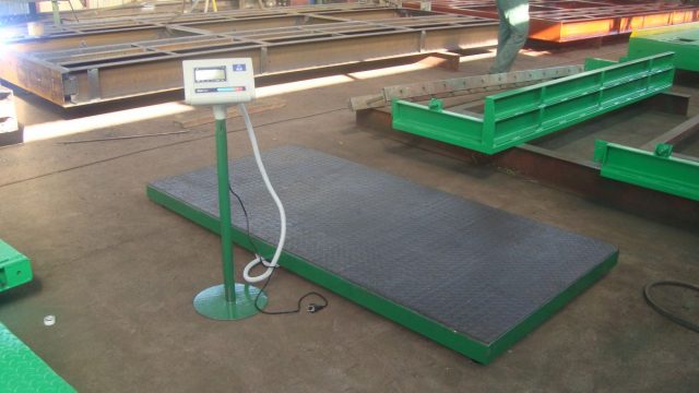 Как выбрать промышленные весы для точного взвешивания на производстве