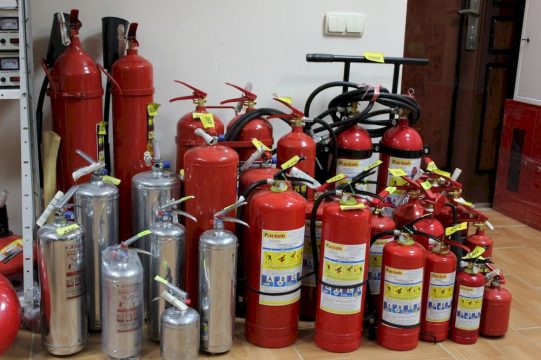 Типы огнетушителей: Как выбрать правильный и как его обслуживать