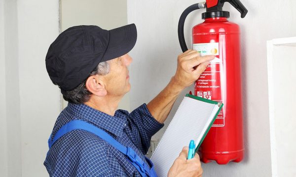 Типы огнетушителей: Как выбрать правильный и как его обслуживать